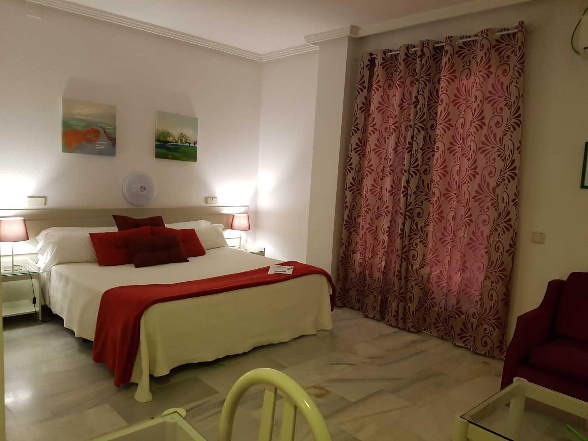 Hospedium Hotel Apartamentos Simon Verde Майрена-дель-Альхарафе Экстерьер фото
