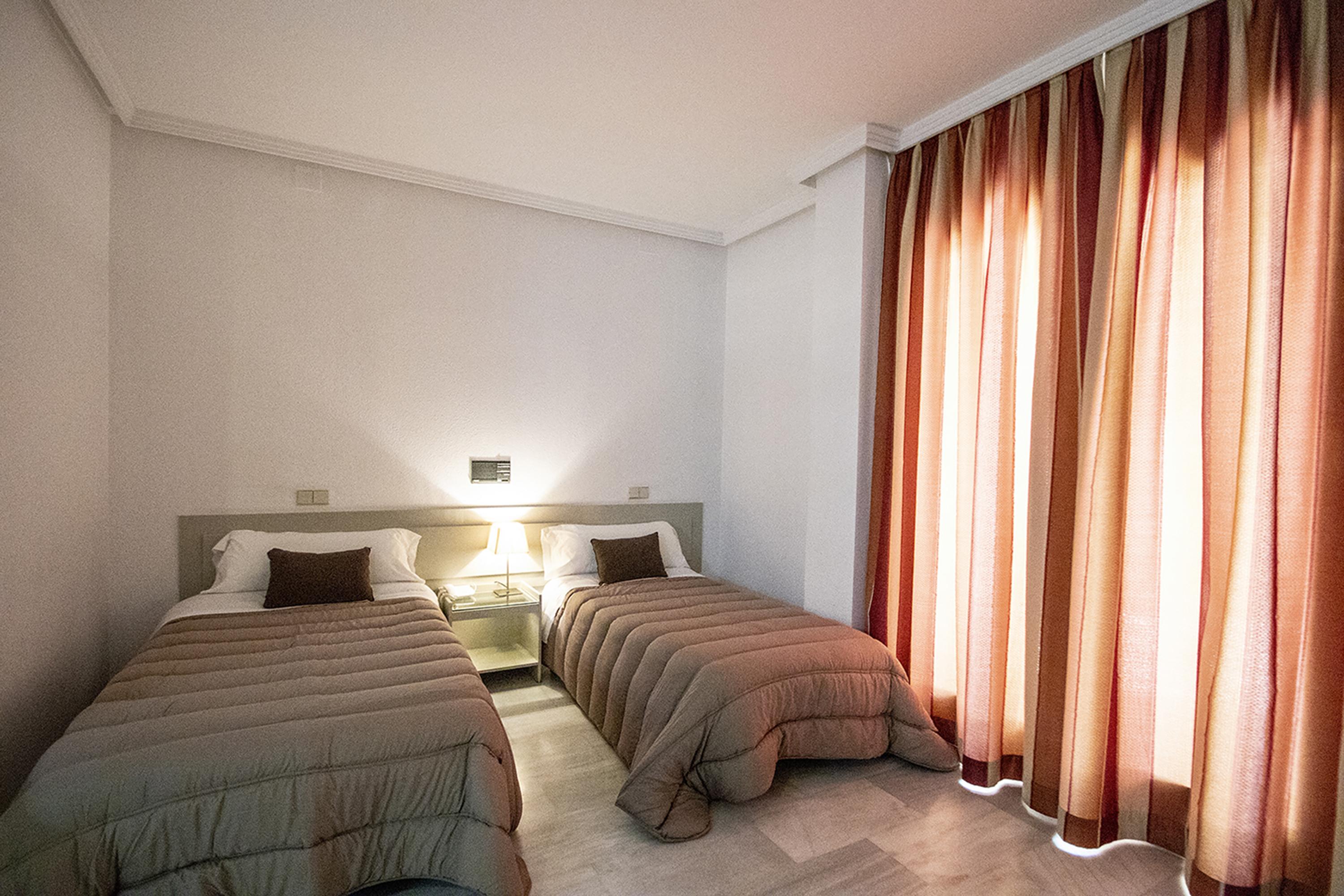 Hospedium Hotel Apartamentos Simon Verde Майрена-дель-Альхарафе Экстерьер фото