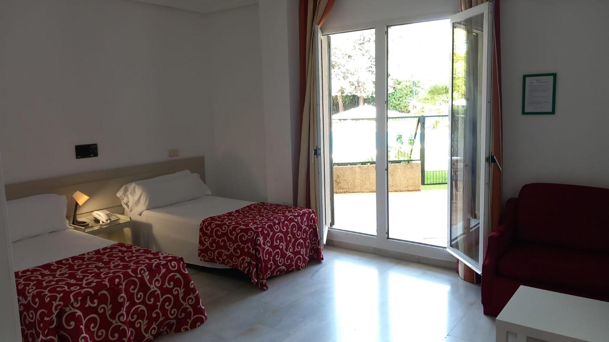Hospedium Hotel Apartamentos Simon Verde Майрена-дель-Альхарафе Экстерьер фото