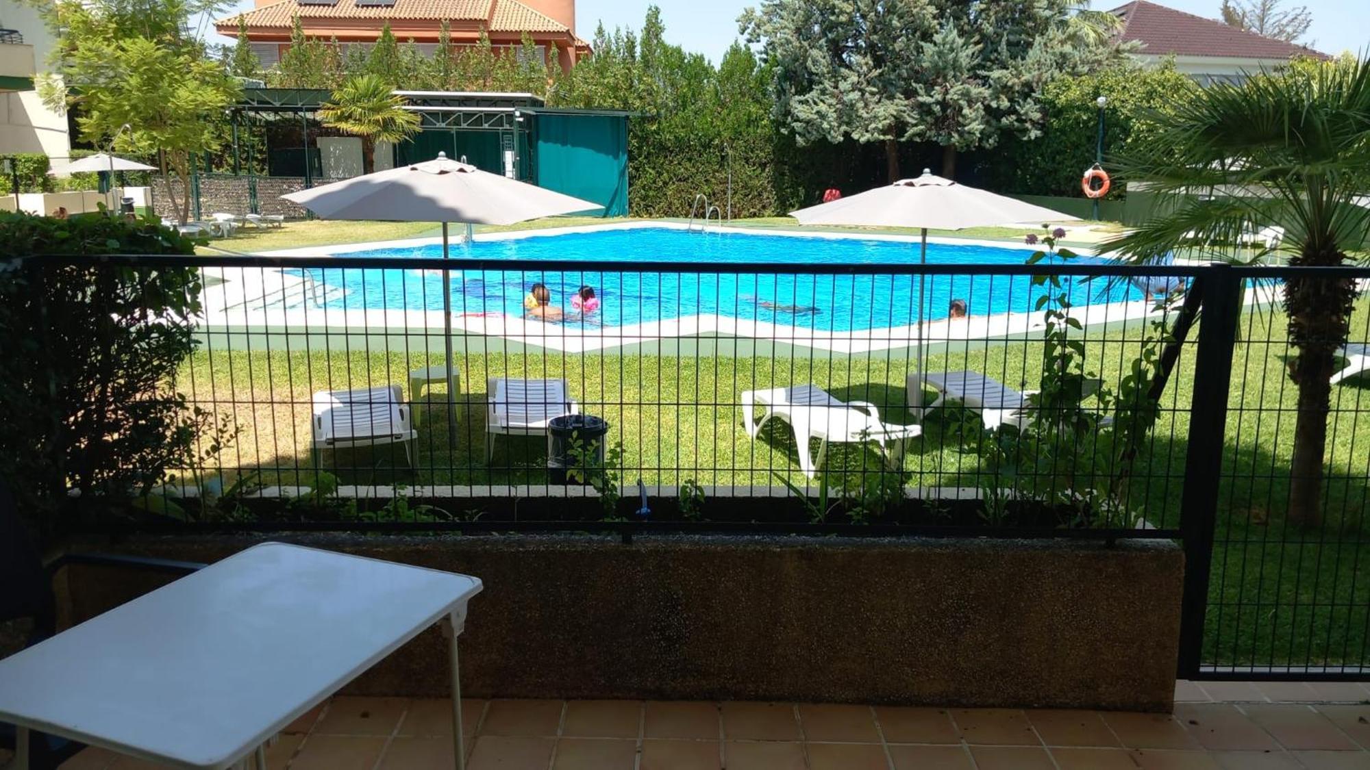 Hospedium Hotel Apartamentos Simon Verde Майрена-дель-Альхарафе Экстерьер фото
