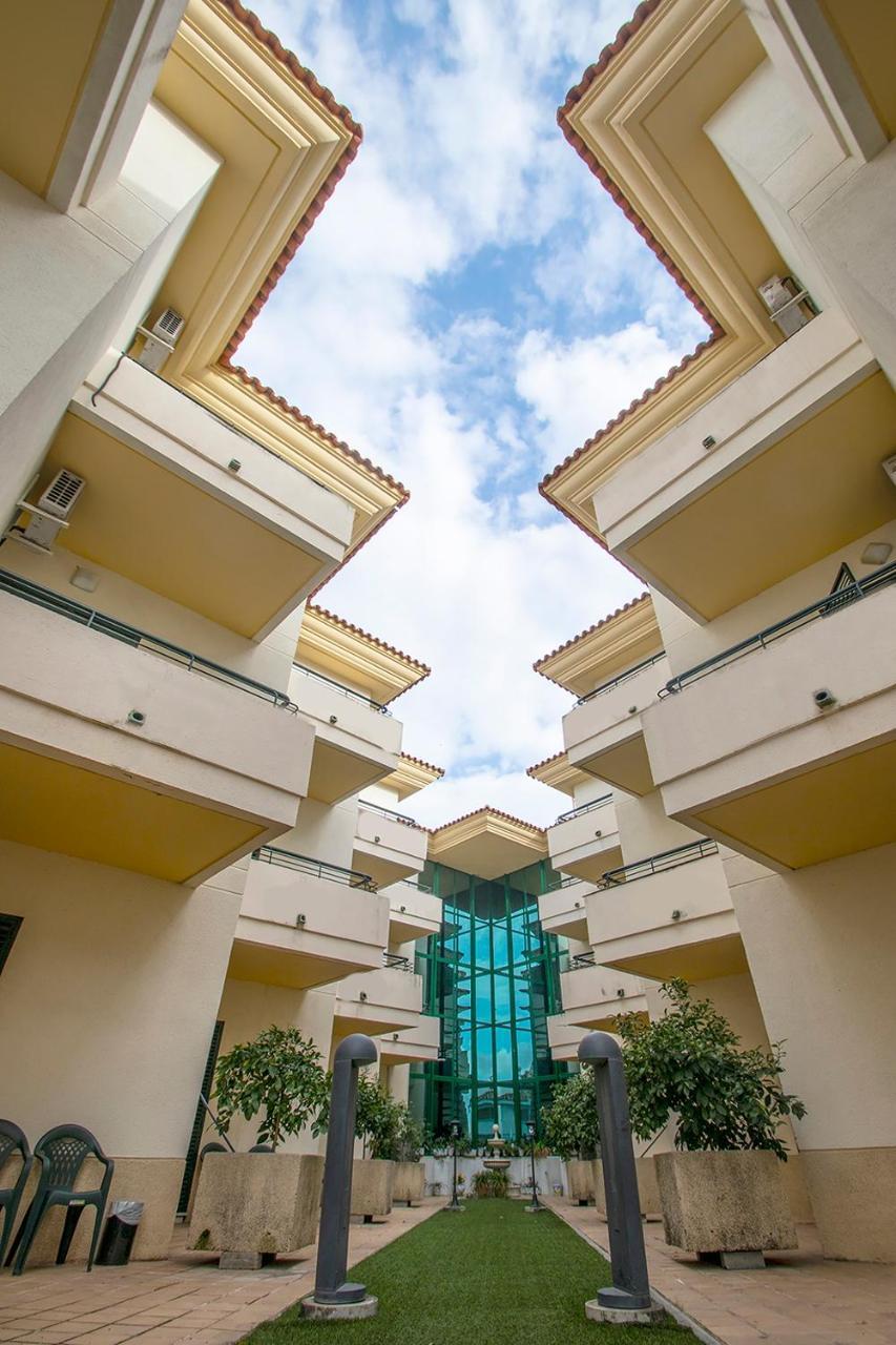 Hospedium Hotel Apartamentos Simon Verde Майрена-дель-Альхарафе Экстерьер фото
