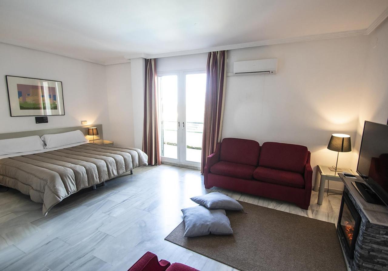 Hospedium Hotel Apartamentos Simon Verde Майрена-дель-Альхарафе Экстерьер фото