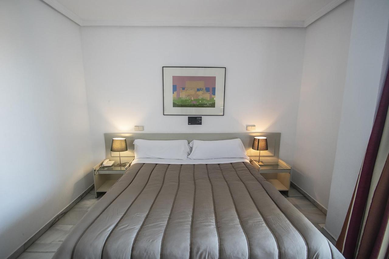 Hospedium Hotel Apartamentos Simon Verde Майрена-дель-Альхарафе Экстерьер фото